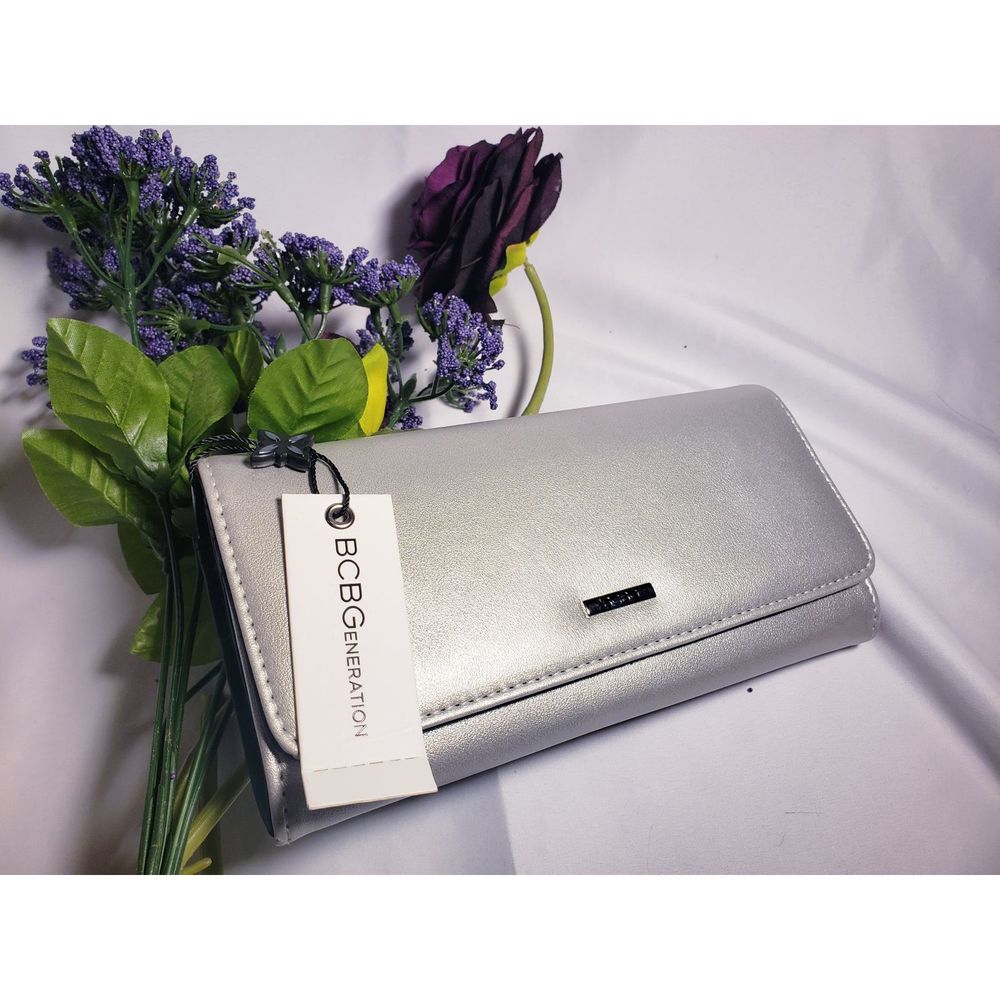 BNWT BCBGeneration Silver Trifold Wallet